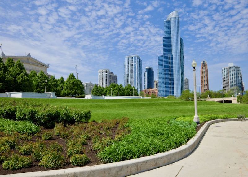 Cityscape of Chicago with new apartments and the Field MuseumCityscape of Chicago with new apartments and the Field Museum