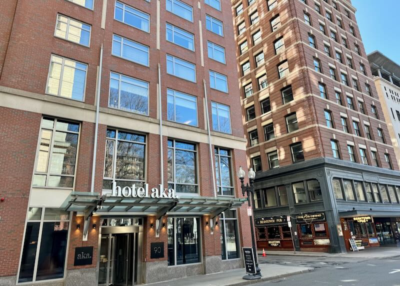 Hotel with kitchen in downtown Boston.