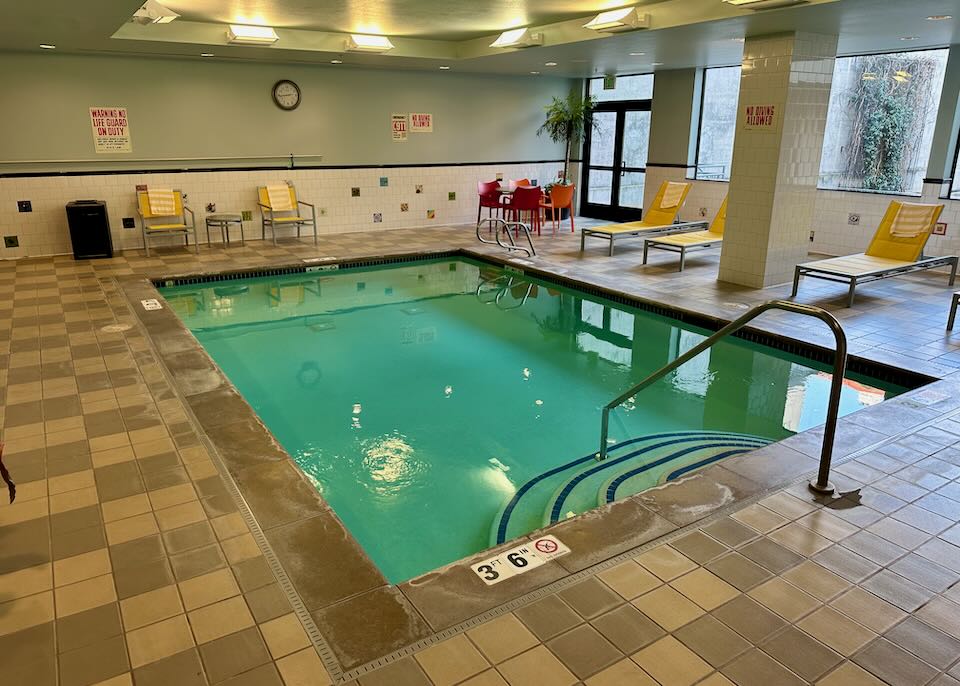 Kid-friendly hotel with pool in Seattle.
